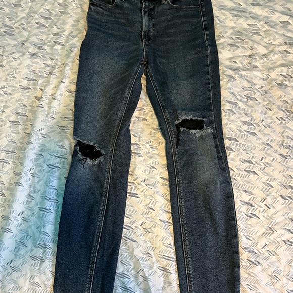 Old Navy rockstar super skinny jeans - Picture 2 of 6